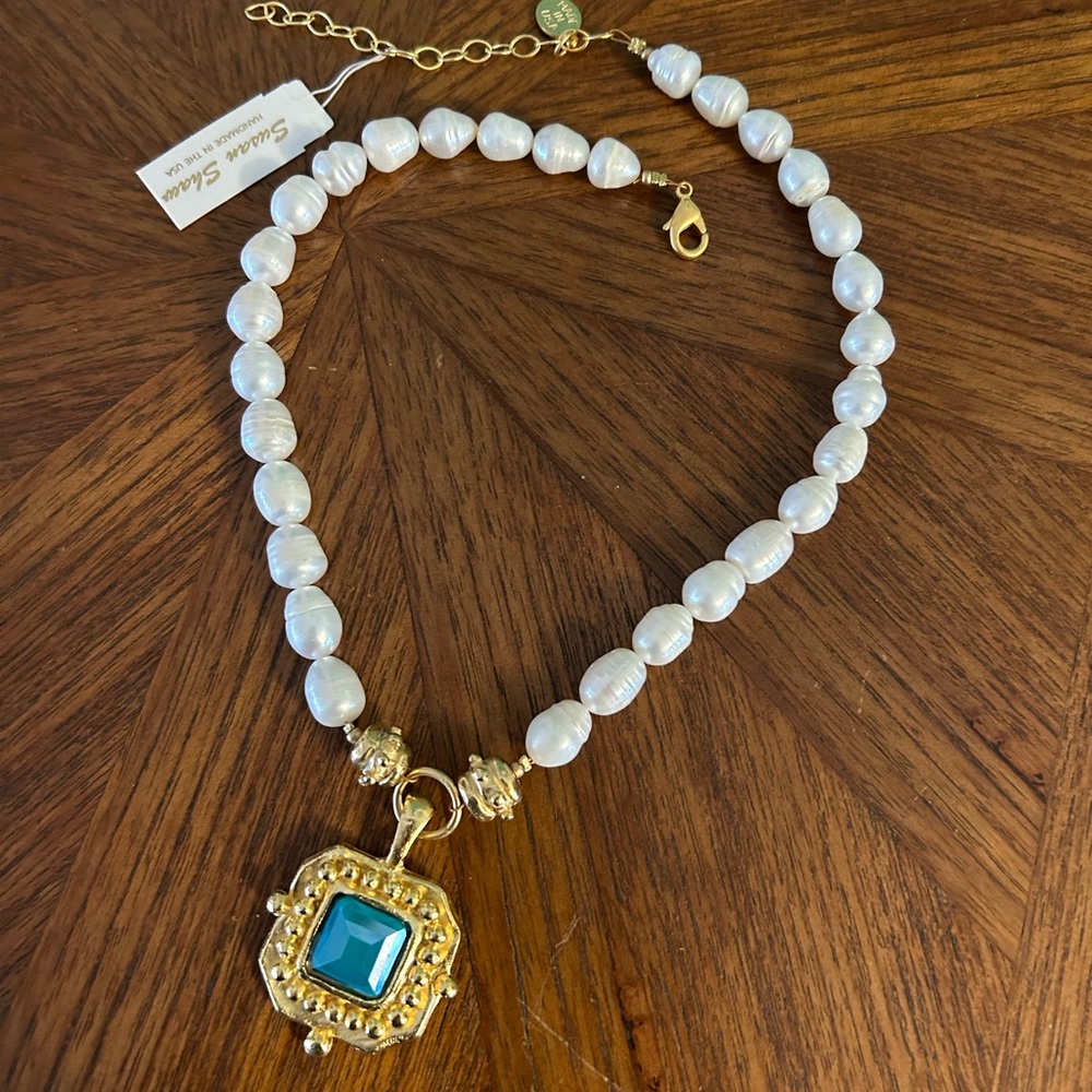 Susan Shaw “London Pearl Necklace”